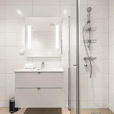 Prime Location - 2 Bedroom Apartment! * ברגן