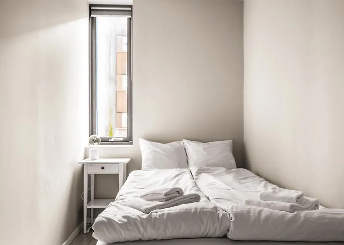 Prime Location - 2 Bedroom Apartment! *