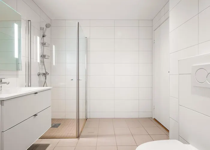 Prime Location - 2 Bedroom Apartment! * Bergen