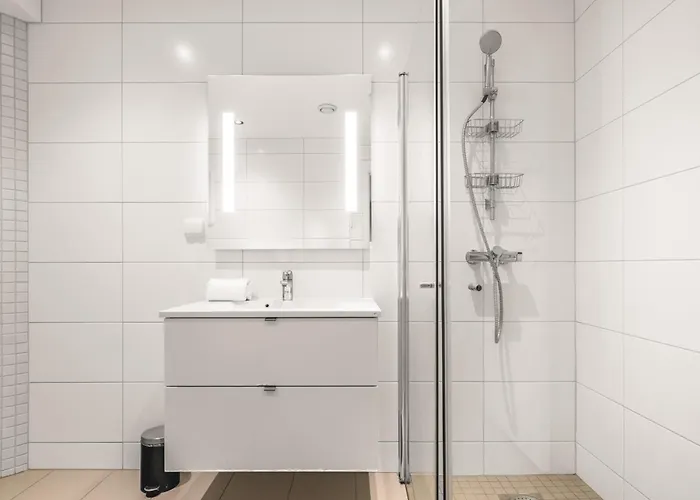 Prime Location - 2 Bedroom Apartment! * Bergen