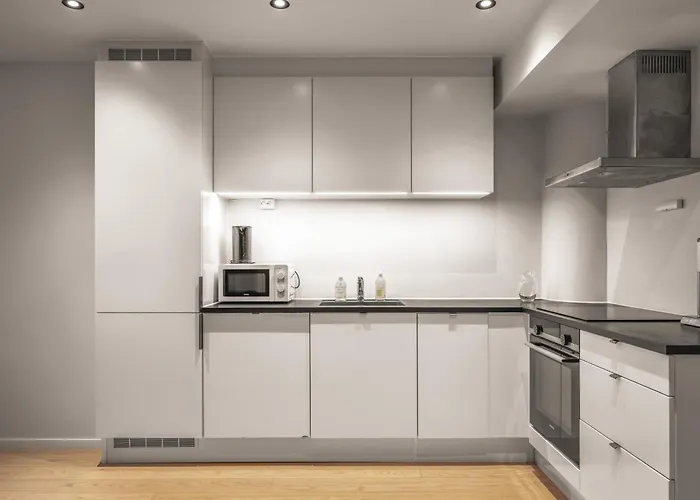 Prime Location - 2 Bedroom Apartment! Bergen